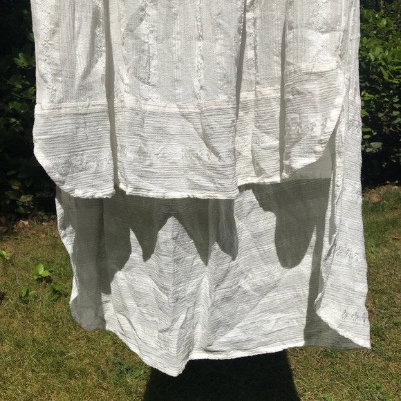 New Romantics White Hi-Lo Hem Embroidered Dress - Picture 3 of 4